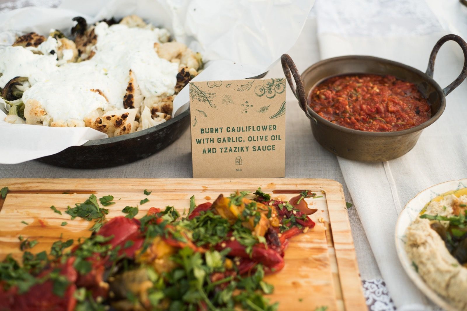 Couve-flor queimada com tzatziki