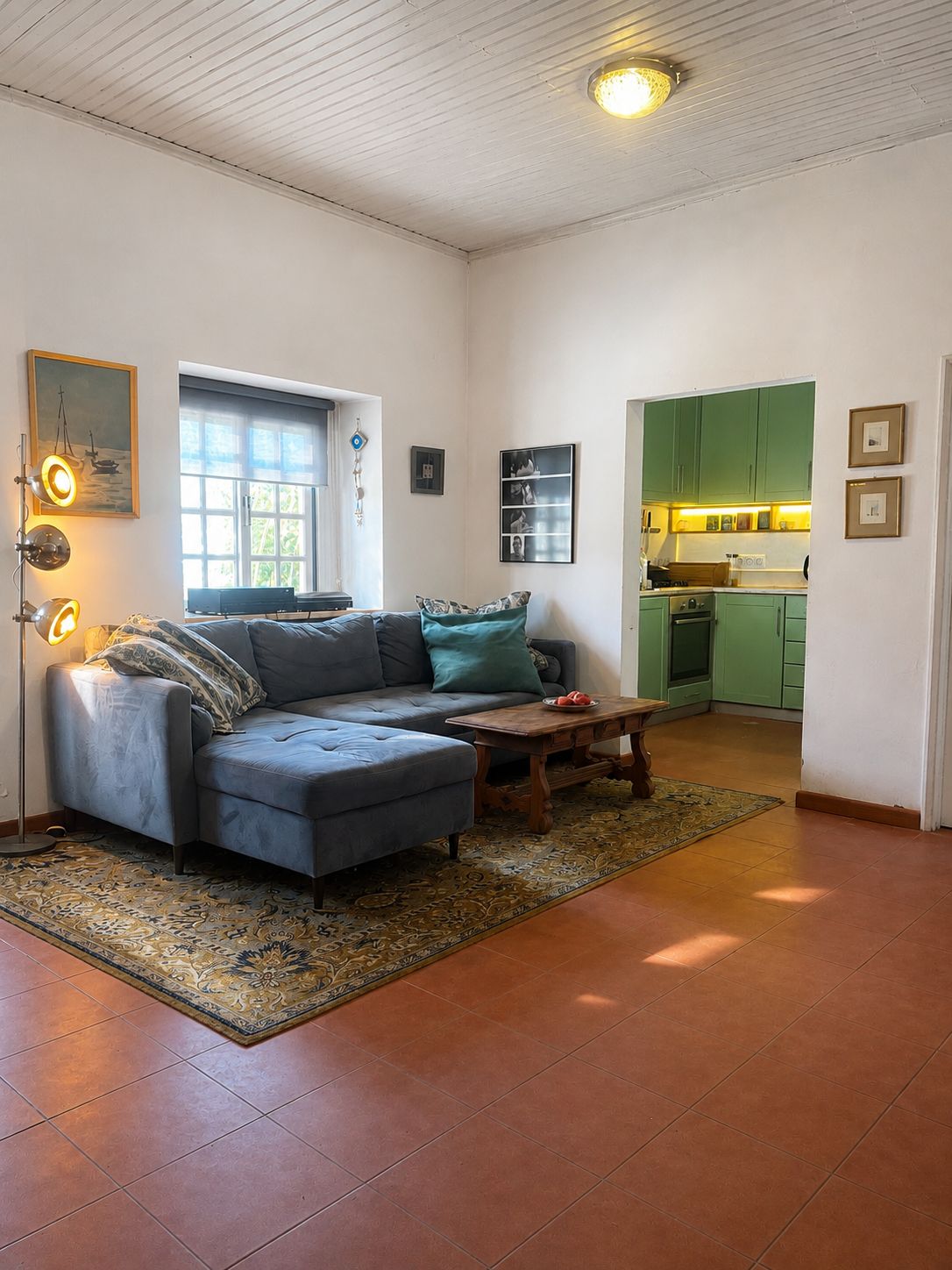 Sala e cozinha verde